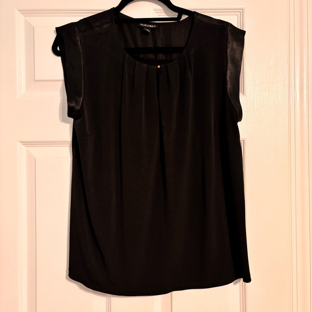 Roz & Ali Black Blouse